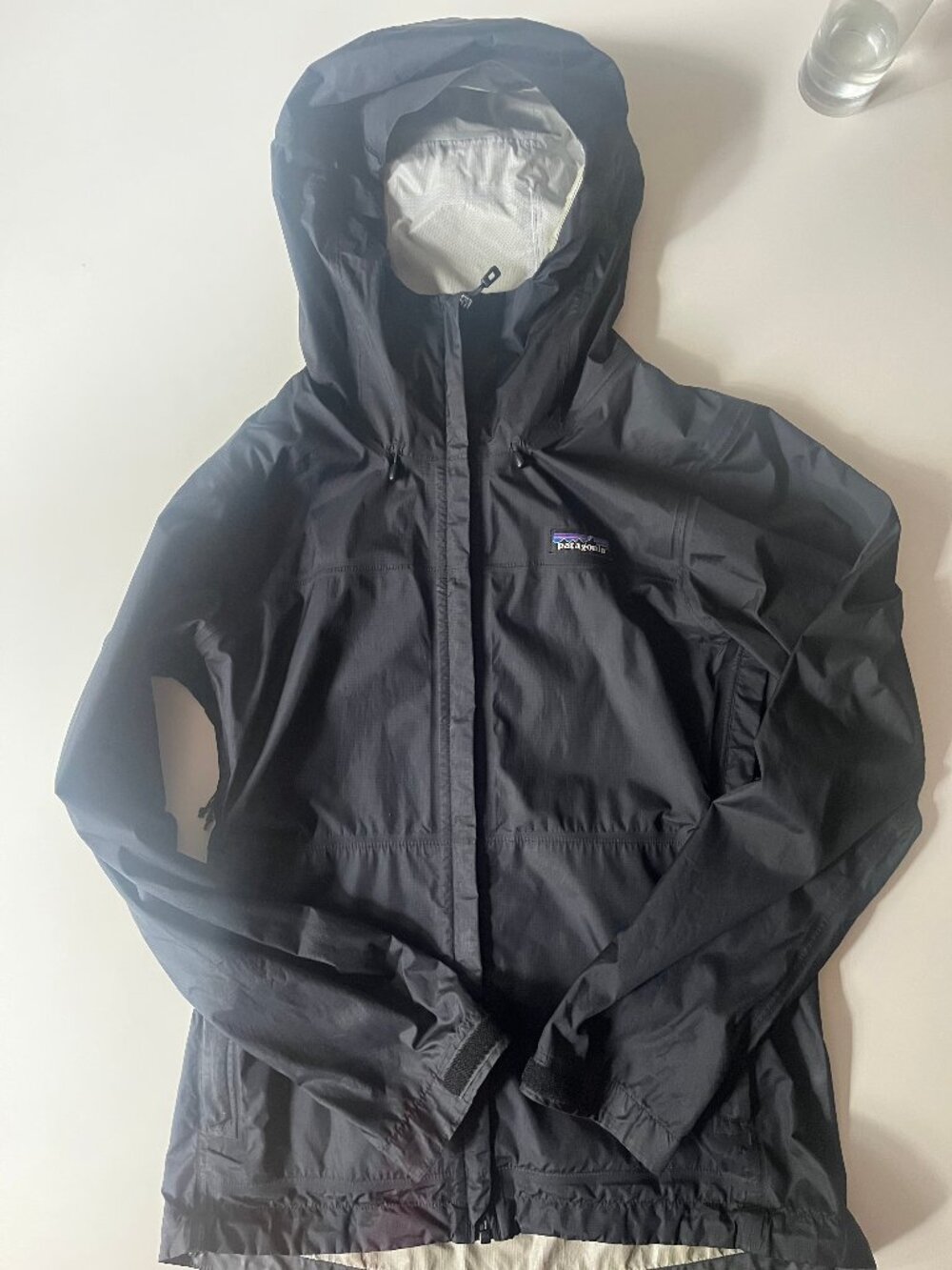 Black patagonia windbreaker